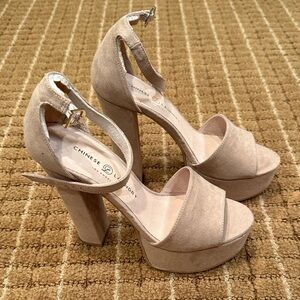 New in box Chinese Laundry micro sued dark nude platform size 7